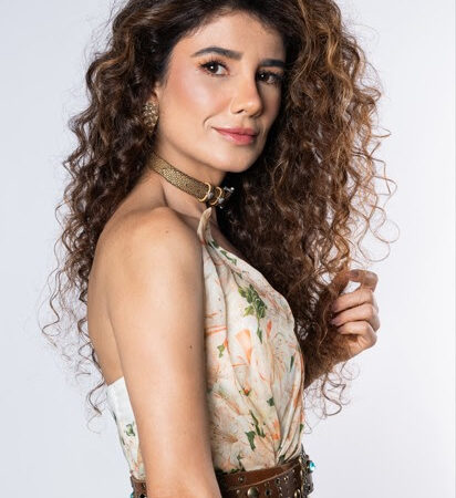 Paula Fernandes reúne estrelas em novo projeto