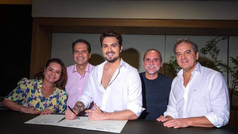 Luan Santana renova contrato com Sony Music