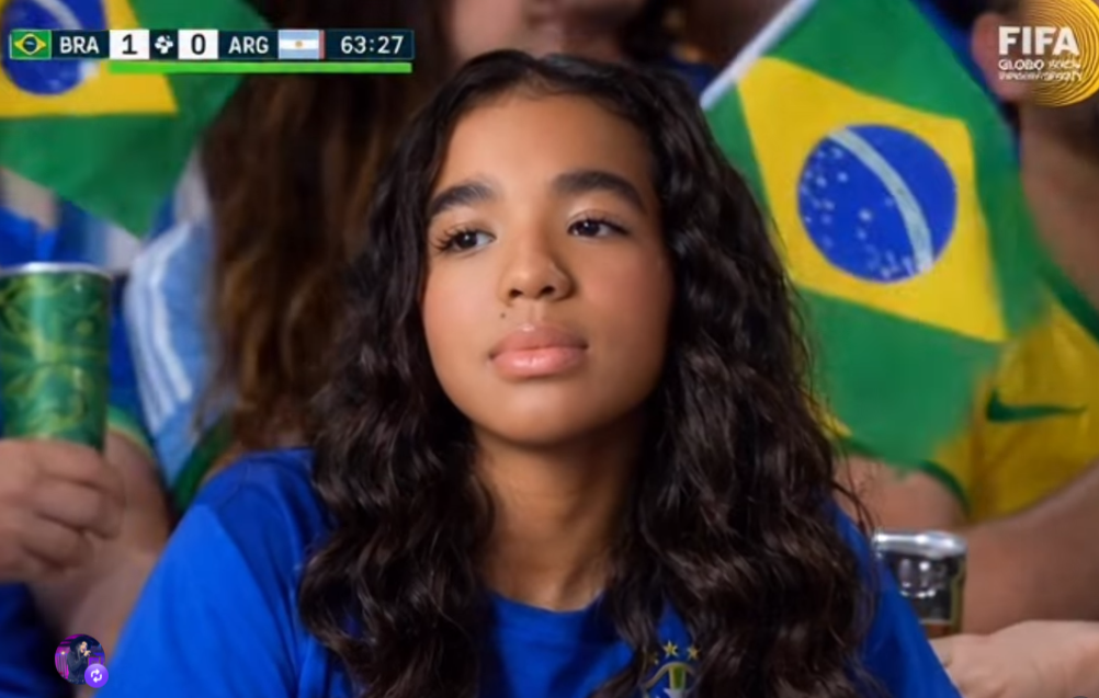 Bianca Frazão viraliza com trend da arquibancada