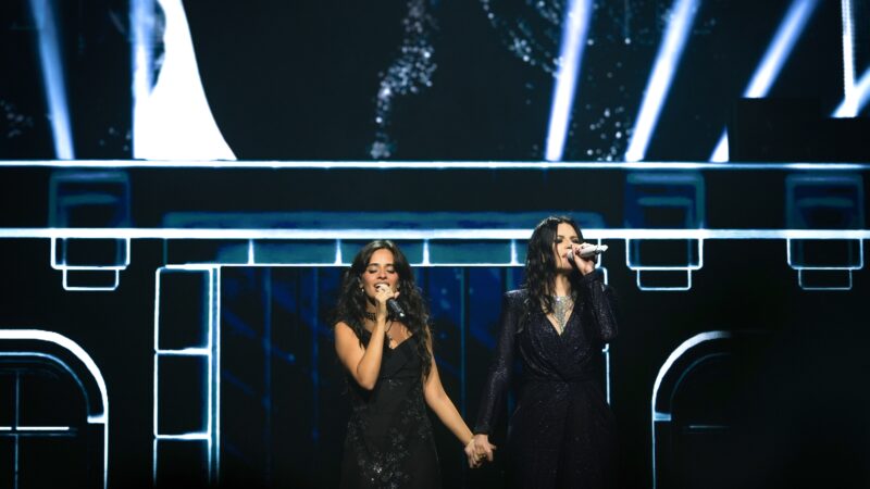 Laura Pausini celebra aniversário com show histórico