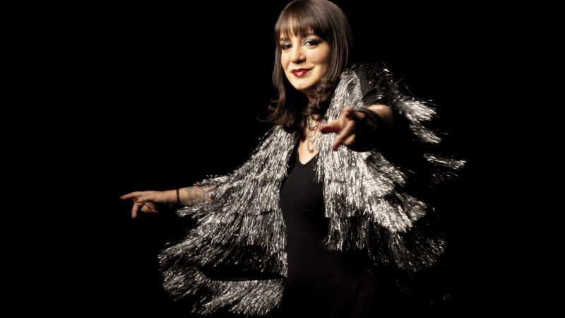 Linda Ramalho lança álbum ao vivo com releituras
