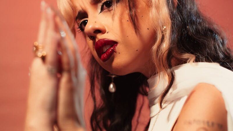 Breezia celebra sucesso de novo single