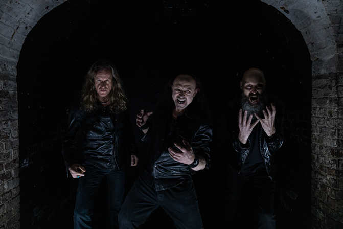 Venom lança “Into Oblivion”, seu 16º álbum de estúdio