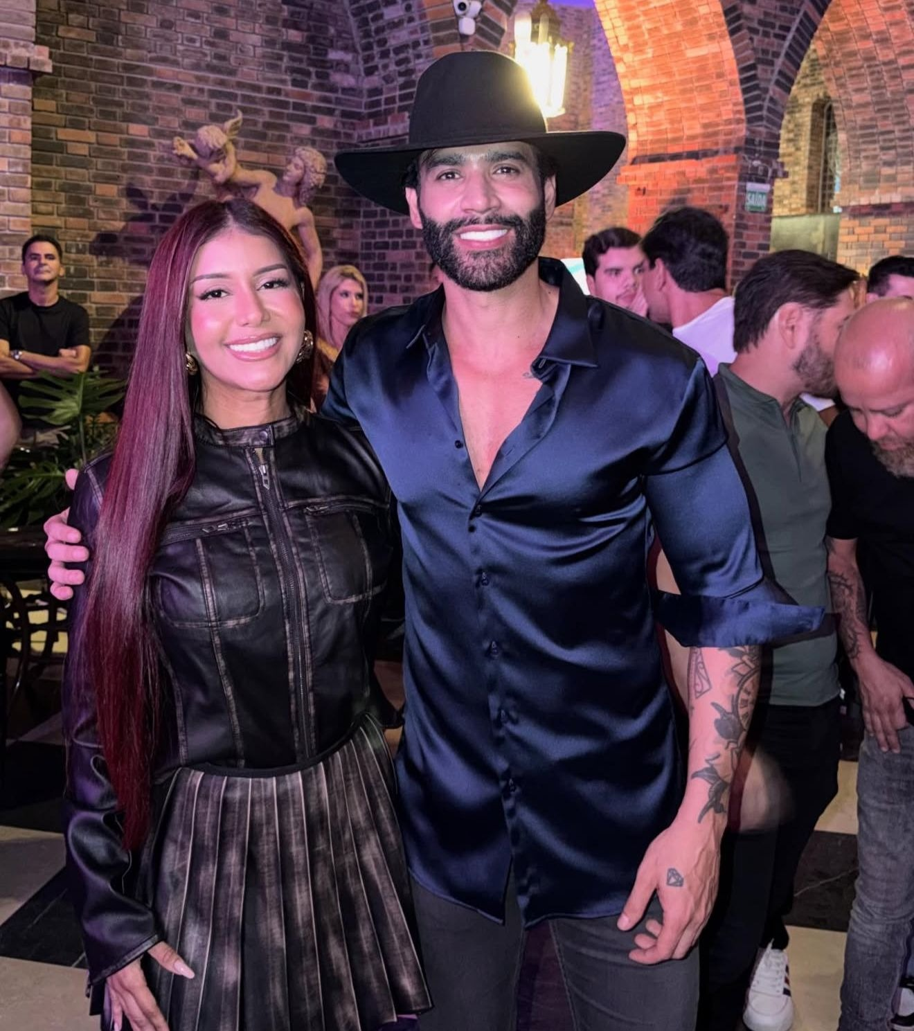 Priscila Senna firma parceria com Gusttavo Lima
