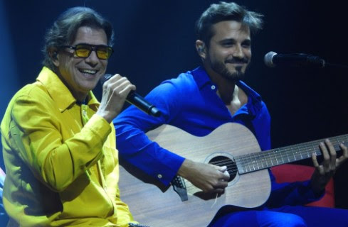 Milton Guedes emociona público com tributo a Lulu