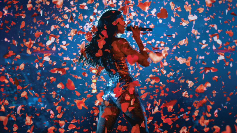 Dua Lipa lança álbum ao vivo gravado no México