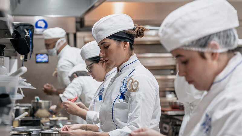 Le Cordon Bleu aposta em formação ampla e cozinha vegetal