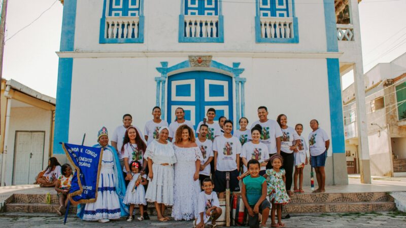 Monique Rocha homenageia Rainha do Congo Capixaba