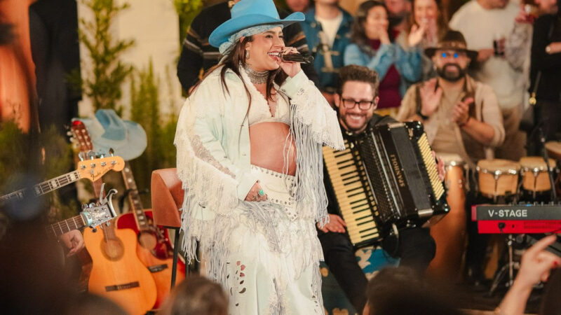 Grávida de Dom, Lauana Prado grava o intimista “Cantos da Casa”