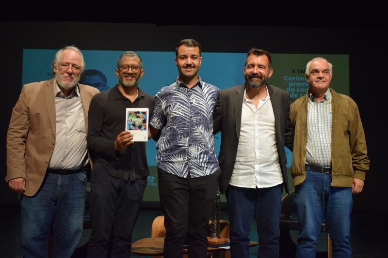 Unesp celebra 50 anos com livro de contos sobre a vida universitária