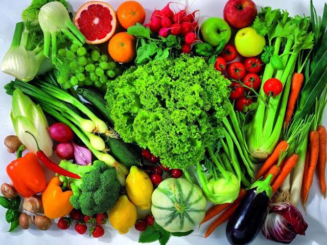 Alimentos da estação ajudam a economizar e comer melhor