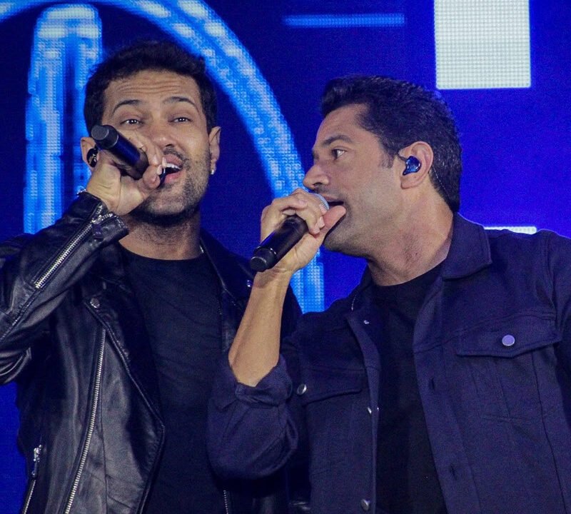 Edy Britto & Samuel anunciam turnê Dois Diferentes