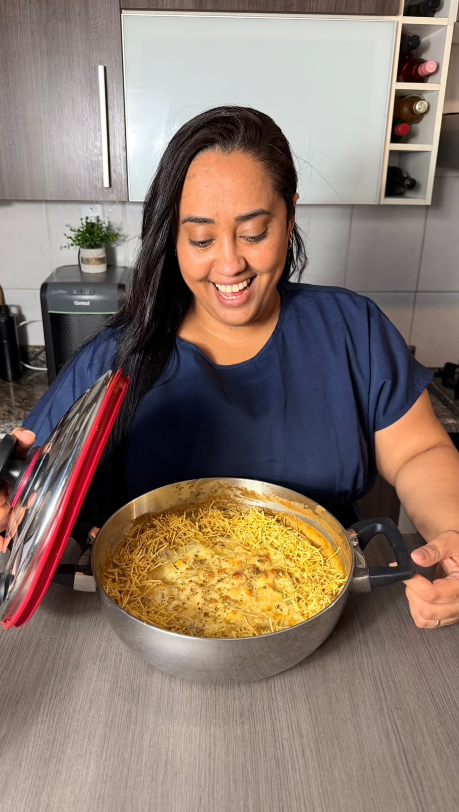 Fricassê de carne em uma panela facilita o preparo
