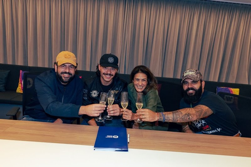 Country Boy assina com a Warner Music Brasil