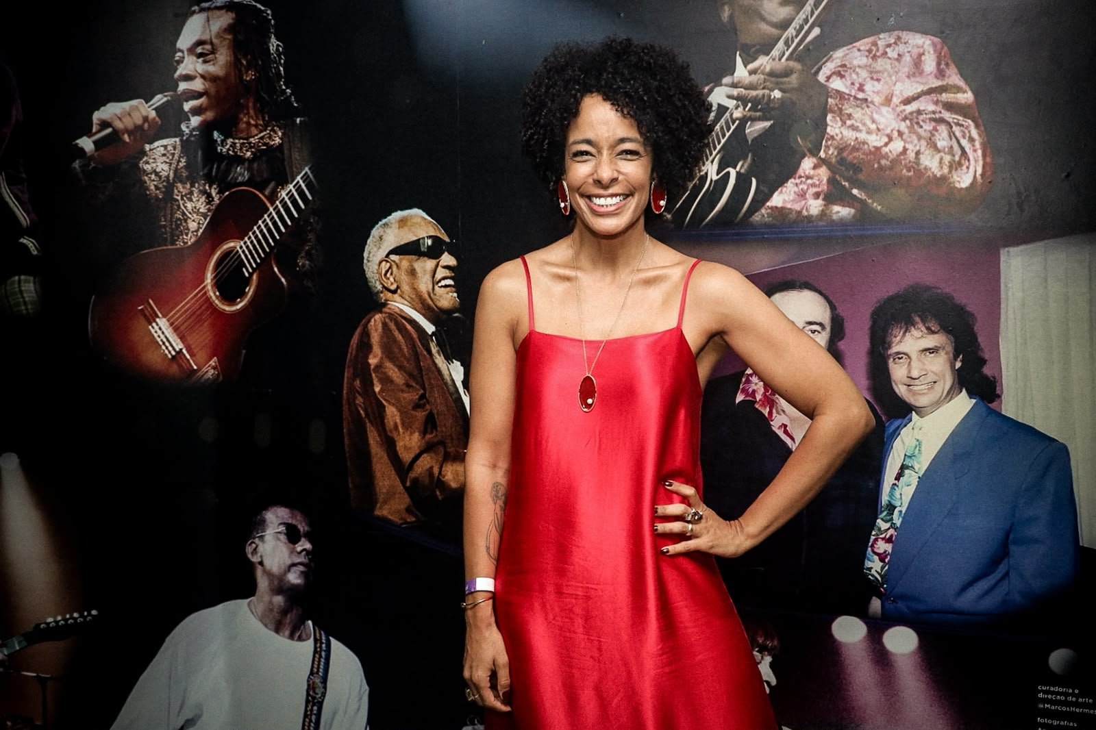 Alinne Prado reencontra Buchecha e MC Koringa em baile de funk