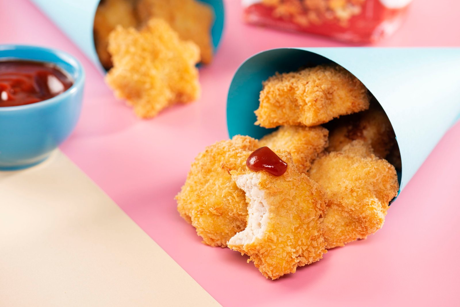 Nuggets caseiros recheados são opção prática para a família