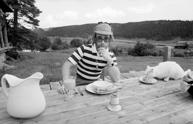 Elton John relança Rock of the Westies em edição de 50 anos